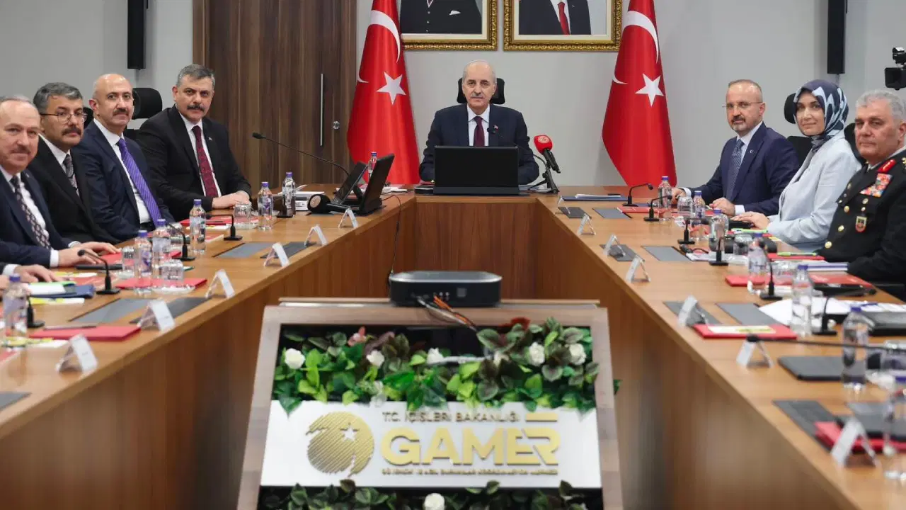 Kurtulmuş'tan 'Çerçeve Yasa' Sonrası Güvenlik Zirvesi: Toplumsal Birlik ve Güvenlik Vurgusu