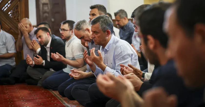Özgür Özel Ferdi Zeyrek için Mevlit Programına katıldı – Türkiye Haberlerini Breaking