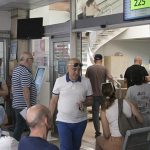 Vatandaşlar nüfusun yönlerine döküldü! Eski sürücünün lisanslarının yenilenmesi için verilen zaman yarın biter