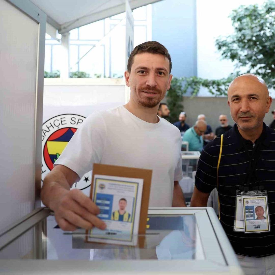 Fenerbahçe'nin yeni başkanı kim olacak? Ali Koç veya Sadettin Saran? Oylama süreci ve tüm detaylar burada ... 9