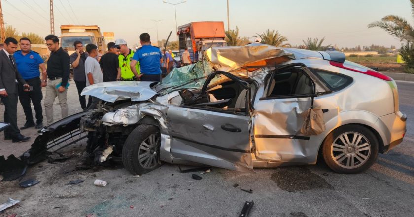 Arabada Adana’nın kamyonuna çarpan 2 kişi öldü, 1 kişi yaralandı