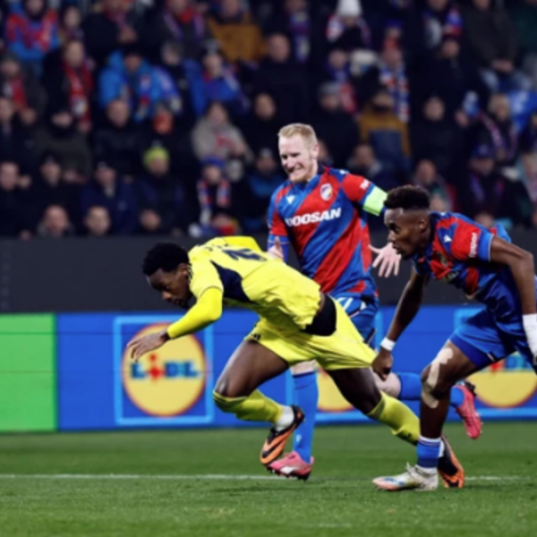 Oyun bitti, tartışmalar bitmedi! Gece yarısı F.Bahçe hakeminin tepkisi: Şortunu çıkardı!