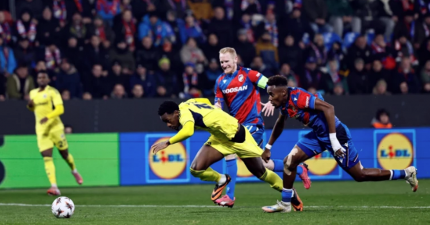 Oyun bitti, tartışmalar bitmedi! Gece yarısı F.Bahçe hakeminin tepkisi: Şortunu çıkardı!