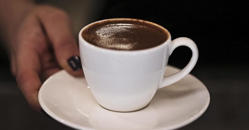 Tansiyon hastalarının dikkatine: Sabah kahvesi riskli olabilir!