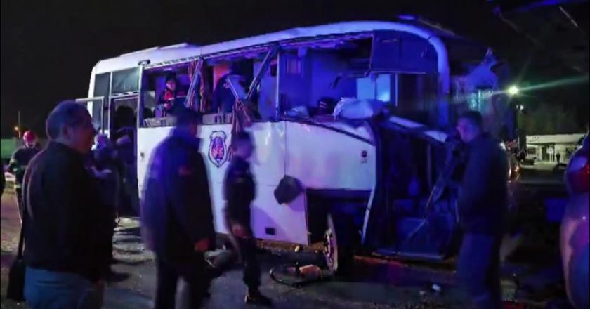 Amasya’da zincirleme trafik kazasında birçok kişi yaralandı.