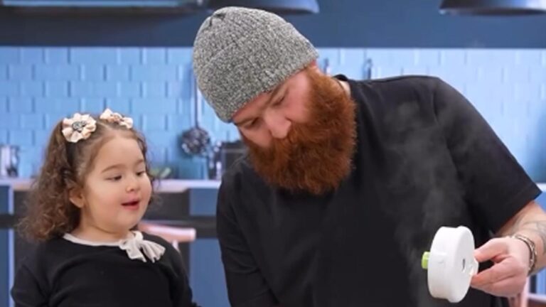 Eren Kaşıkçı’nın eşi Ecem Kaşıkçı’dan yürek burkan paylaşım! Kızı mezarlığa resim bıraktı